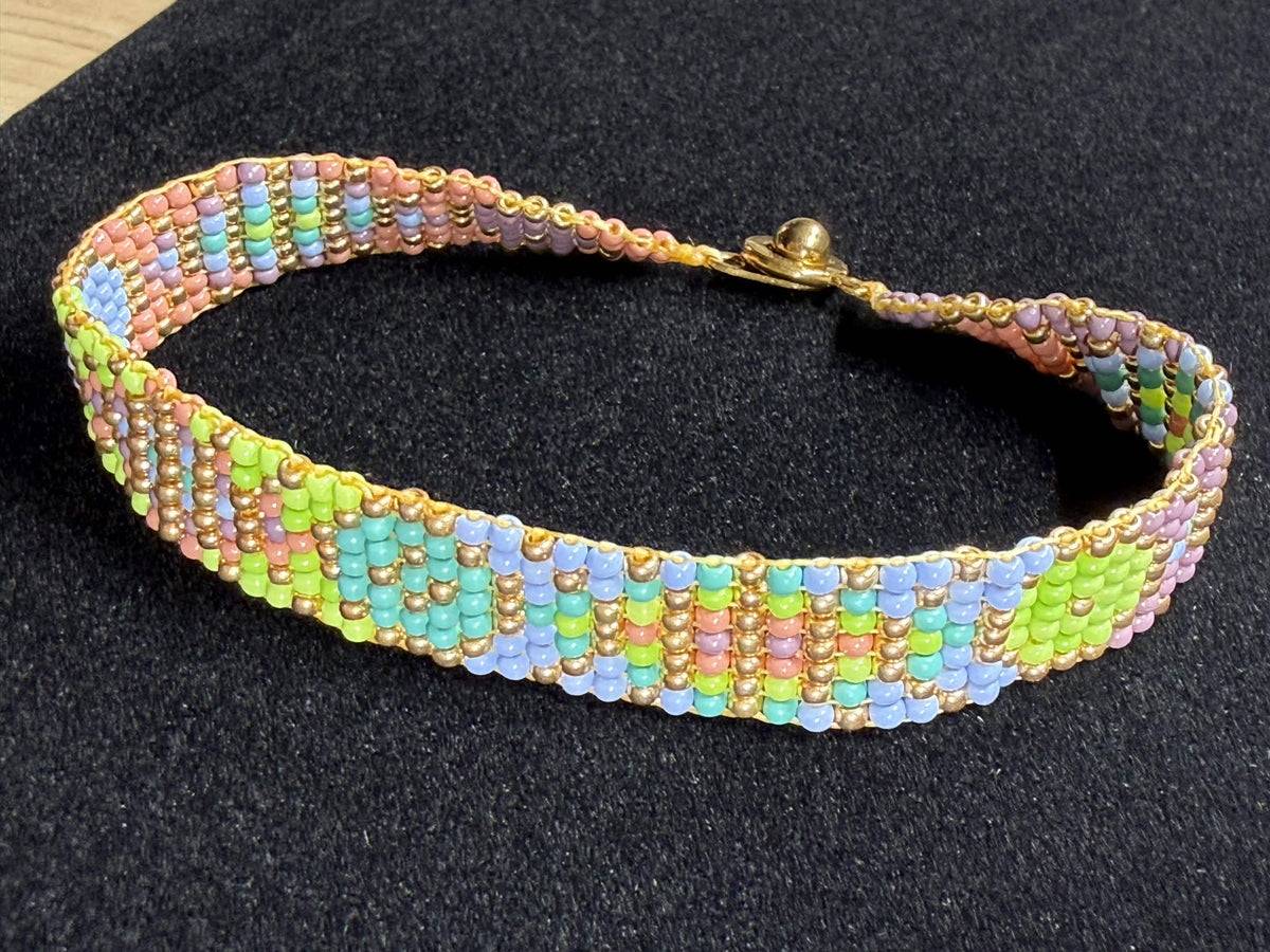 Waveform loom bracelet