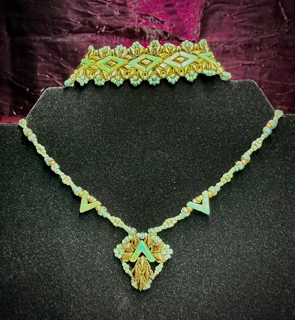 Jade and Gold V necklace